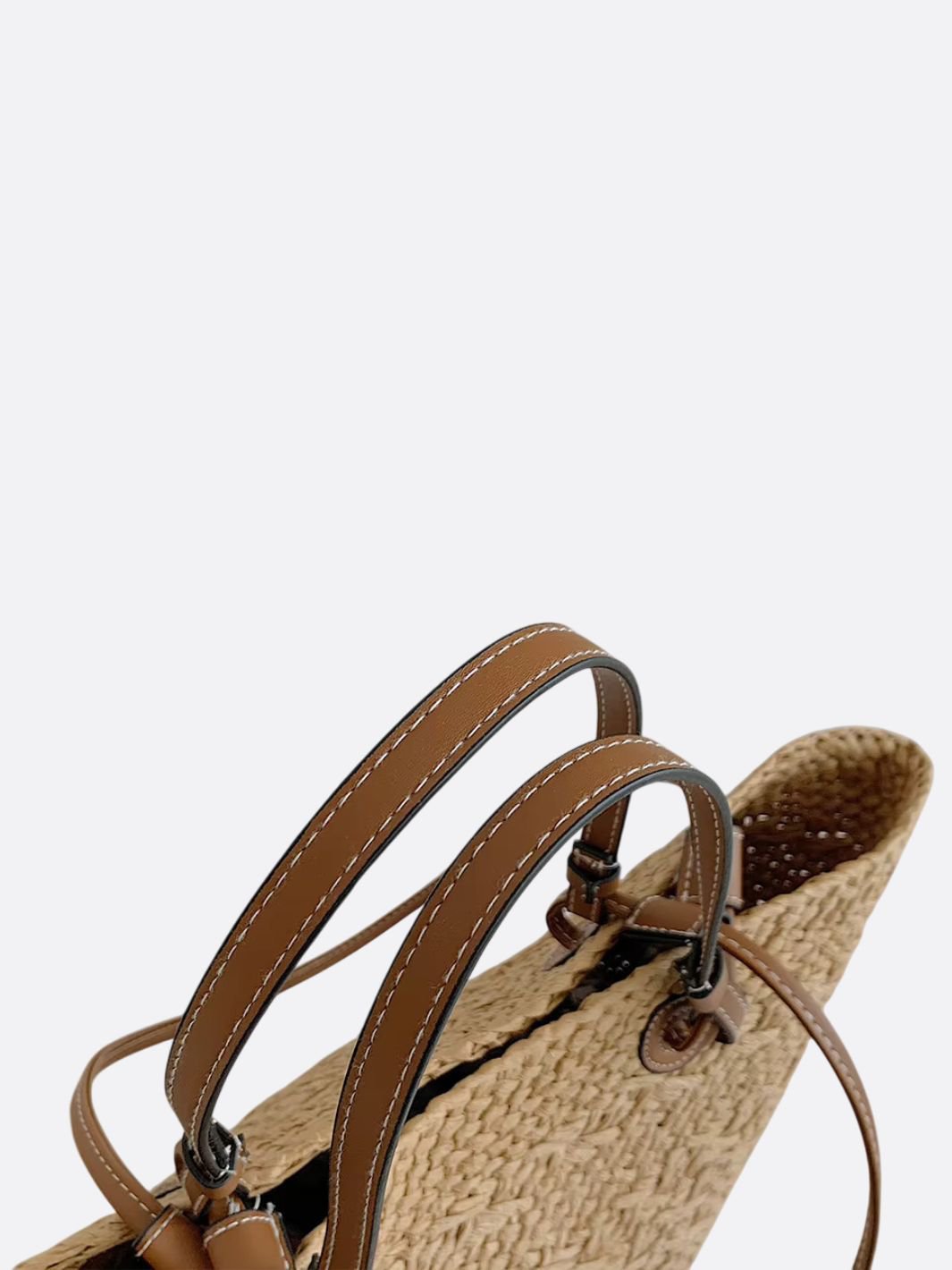 Trapez-Strohtasche Damen mit Lederriemen und Korbdesign