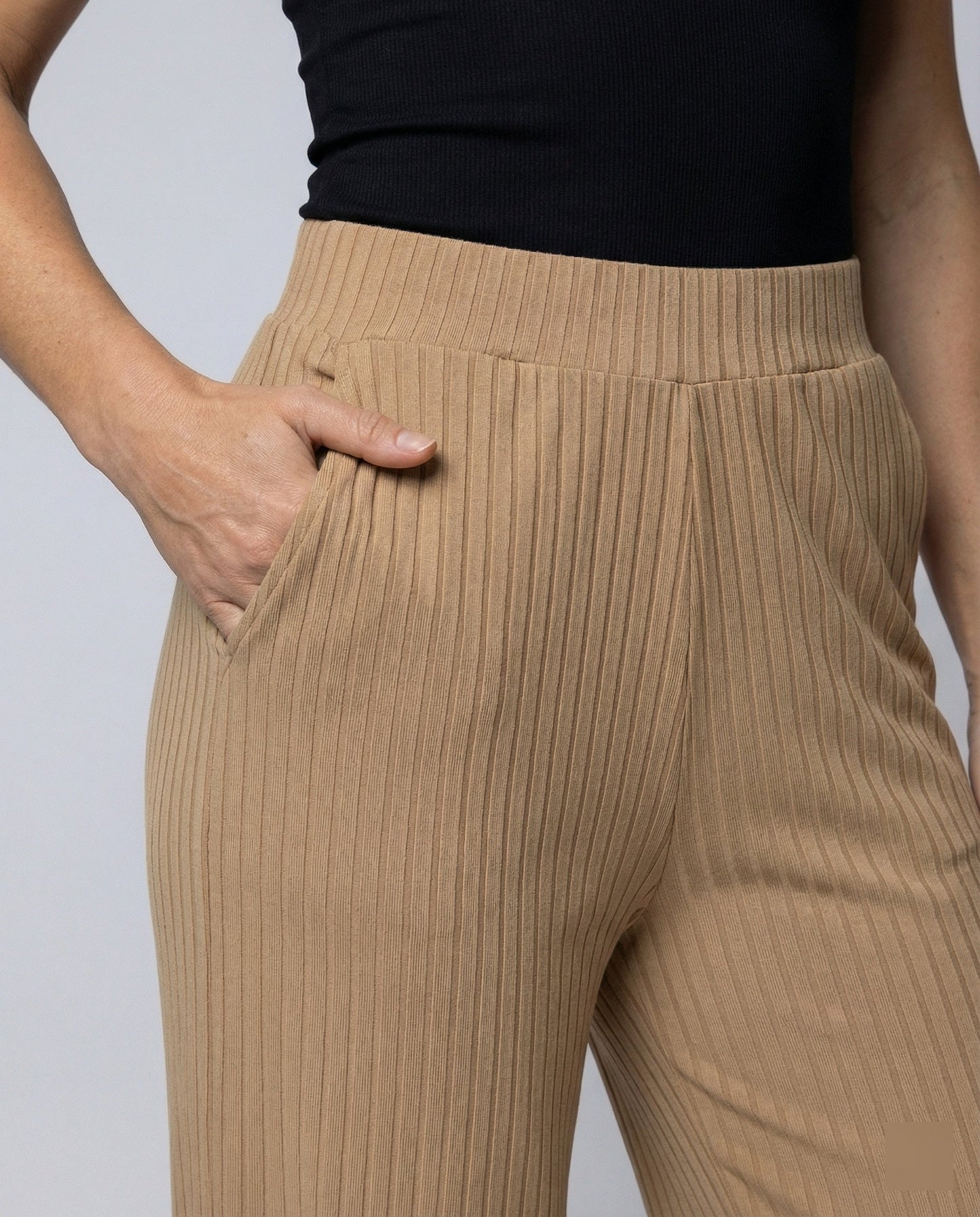 Damen Sommerhose Weit Geschnitten Elegant Mit Rippstruktur