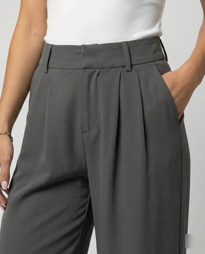 Elegante Damen Bundfaltenhose Slim Fit