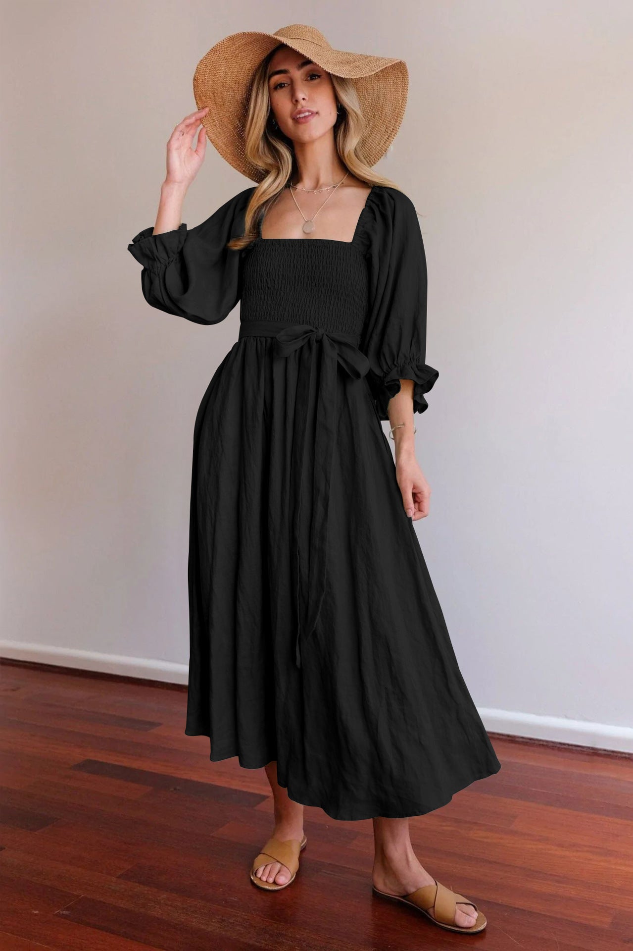 Elegantes Kleid von BerlinGlamour mit Bindegürtel