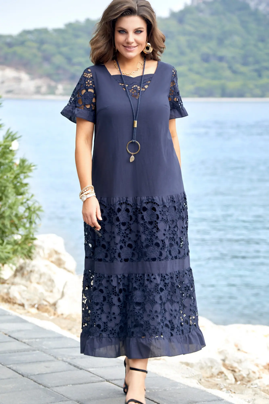 Klassisches Damenkleid von Sophie