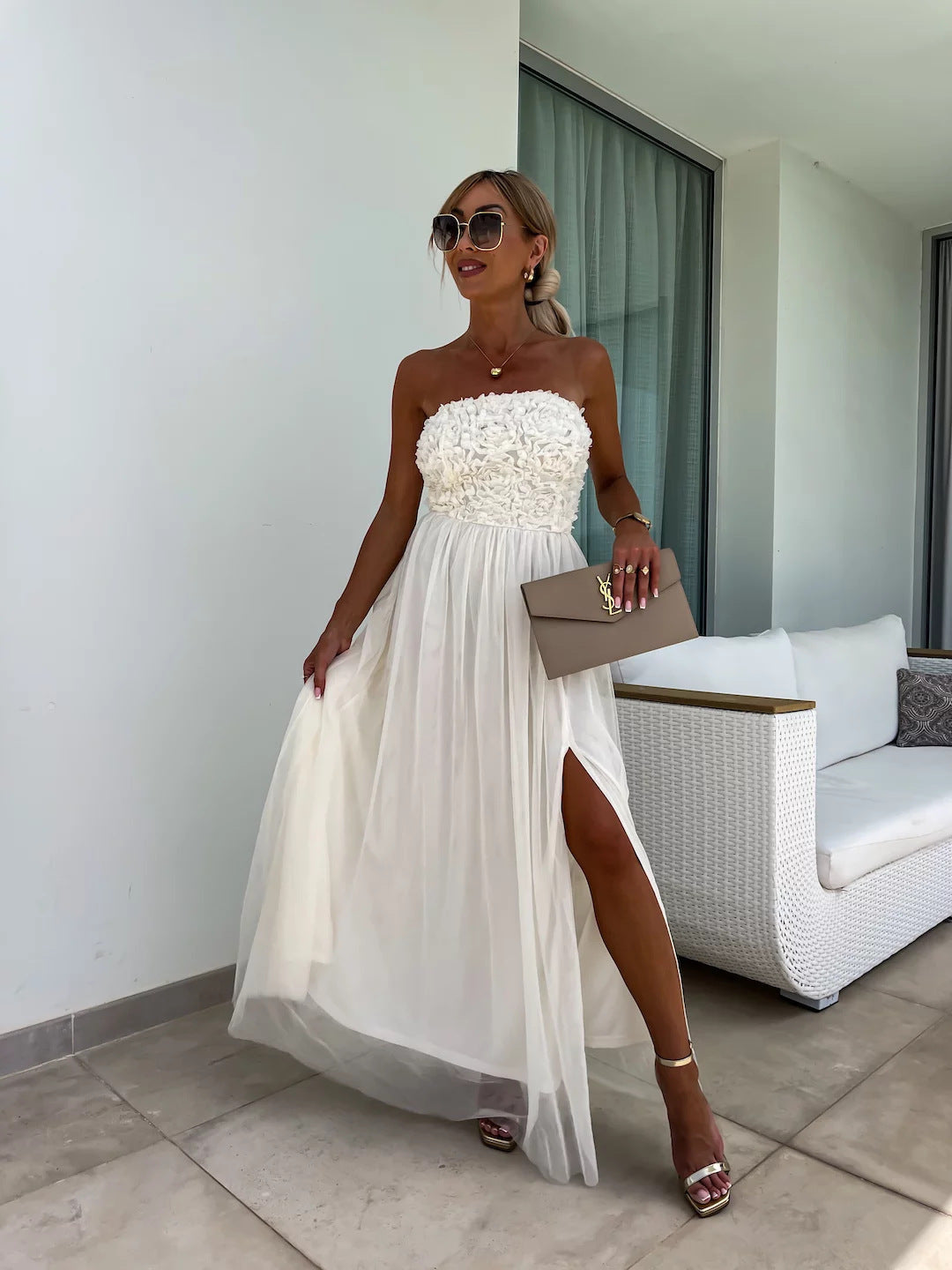 BerlinGlamour ärmelloses Midikleid mit 3D Blumen