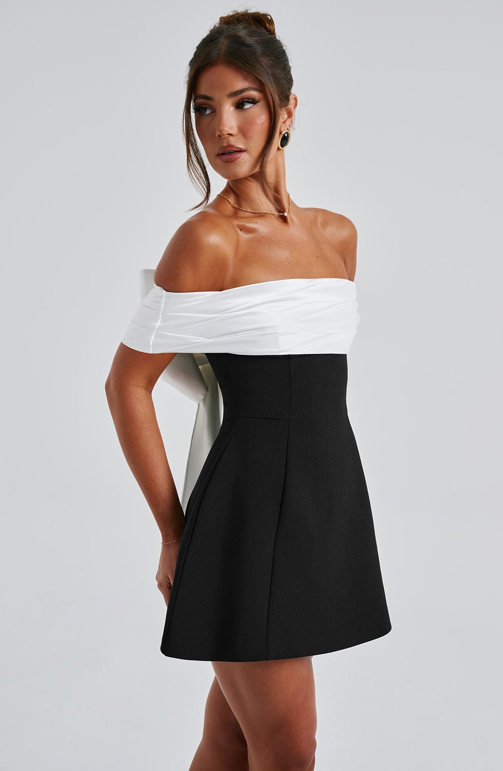 Kleid Minikleid Schulterfrei Kontrast Oberteil Sommer