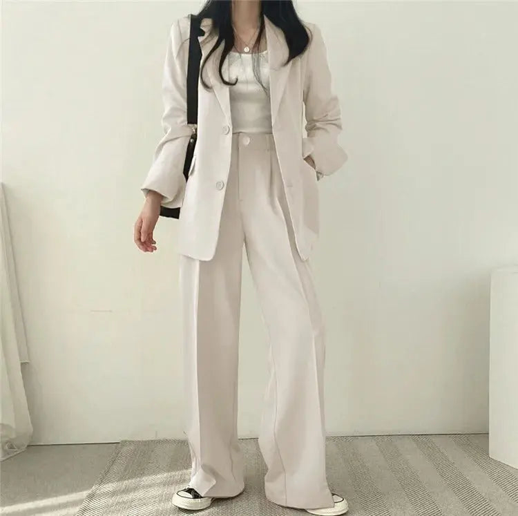 Athena | Einfarbiges Blazer- und gerade geschnittenes Hosen-Set für Damen Zendoo.de
