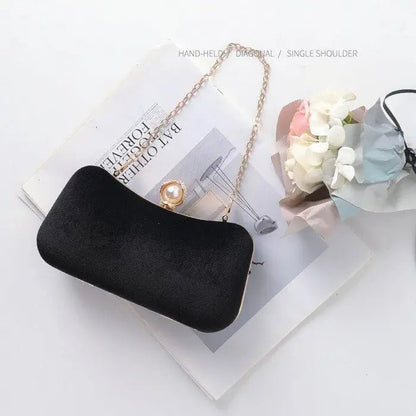 Elegante Abendclutch mit Perlenverschluss und Gold Details