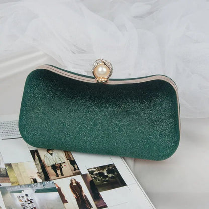 Elegante Abendclutch mit Perlenverschluss und Gold Details
