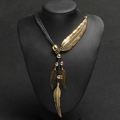 Goldene Halskette Boho Feder Schmuck - BerlinGlamour