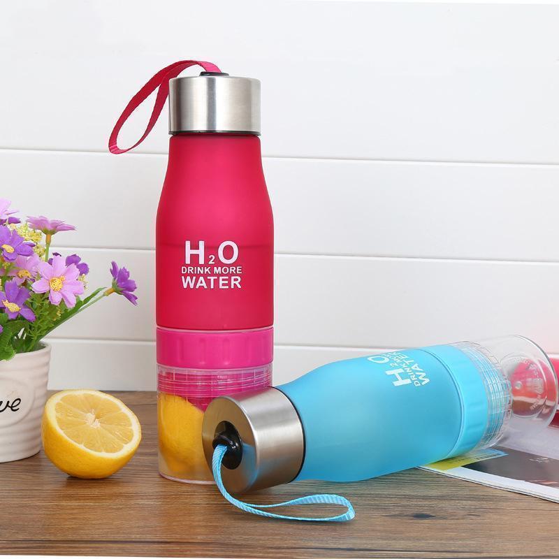 Wasserflasche mit Frucht-Infuser Durchsichtig