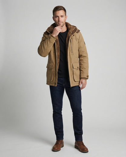 Warme Winterjacke Funktionell Isoliert