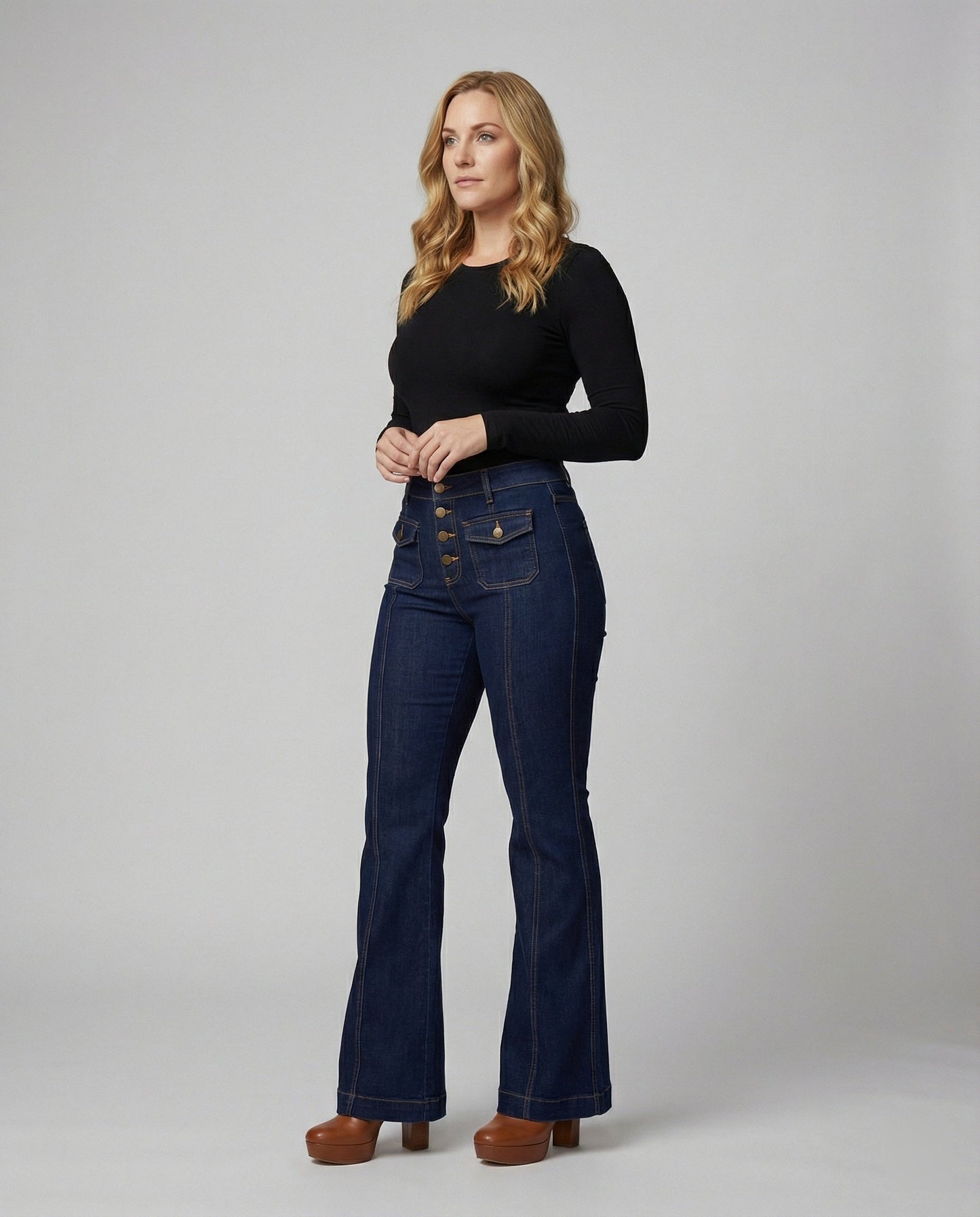 Hohe Damenjeans High-Waist Schlagjeans Trendy