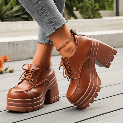 Damen Schuhe Hochhackig Stilvoll mit dicken Absätzen - BerlinGlamour