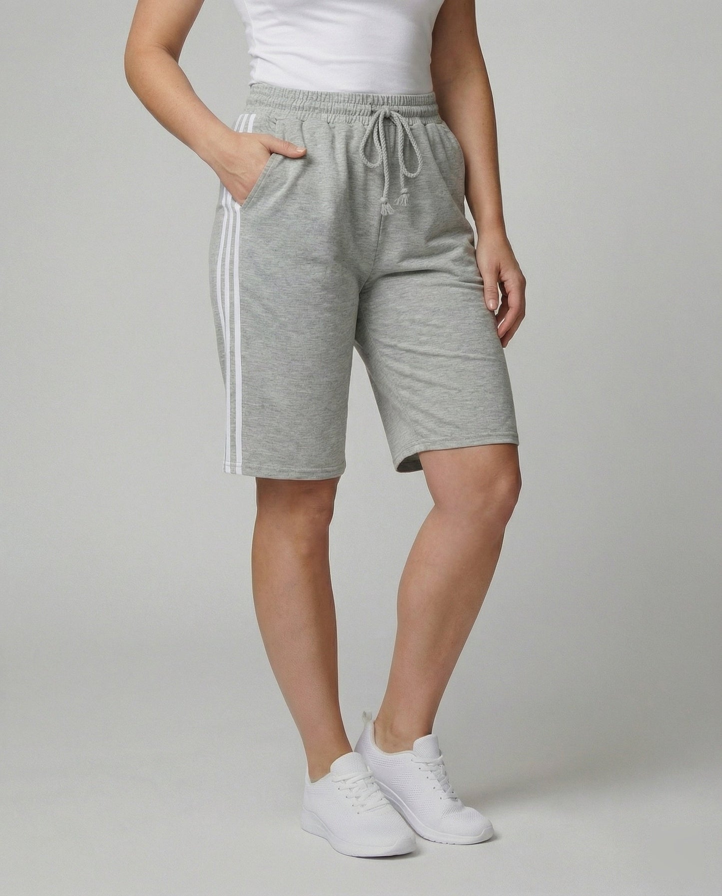 Damen Sportliche Jogginghose mit Streifen Schwarz - BerlinGlamour