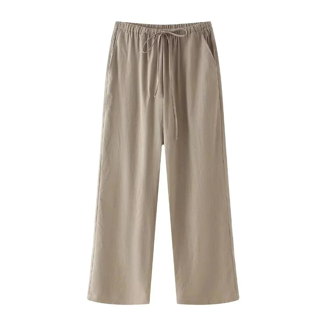 Elegantes Zweiteiler Set Modern mit Bindegürtel und weite Hose