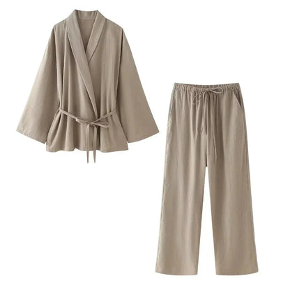 Elegantes Zweiteiler Set Modern mit Bindegürtel und weite Hose