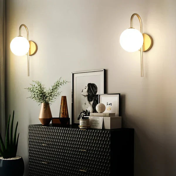 Goldene LED Wandlampe Modern Kugelform