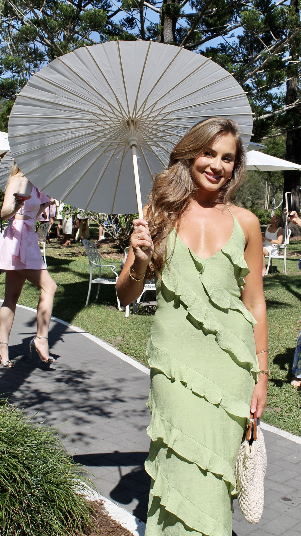 Frauenkleid mit Rüschen Verspielt Elegant