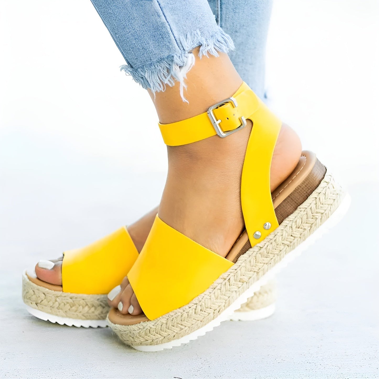 Komfortable und elegante orthopädische Damensandalen für jeden Tag