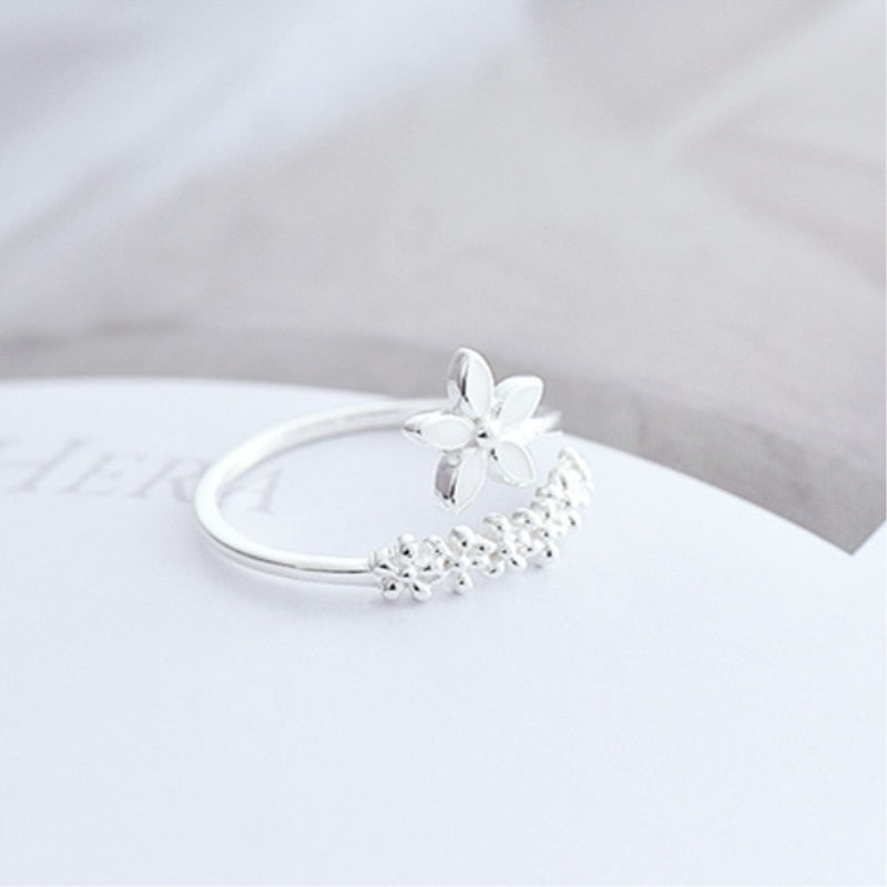 Blumenring Silber Frisch Modern Schmuck - BerlinGlamour