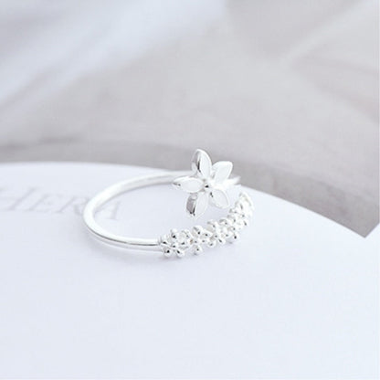 Blumenring Silber Frisch Modern Schmuck - BerlinGlamour