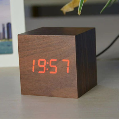 Digitale Tischuhr LED Display Modern - BerlinGlamour