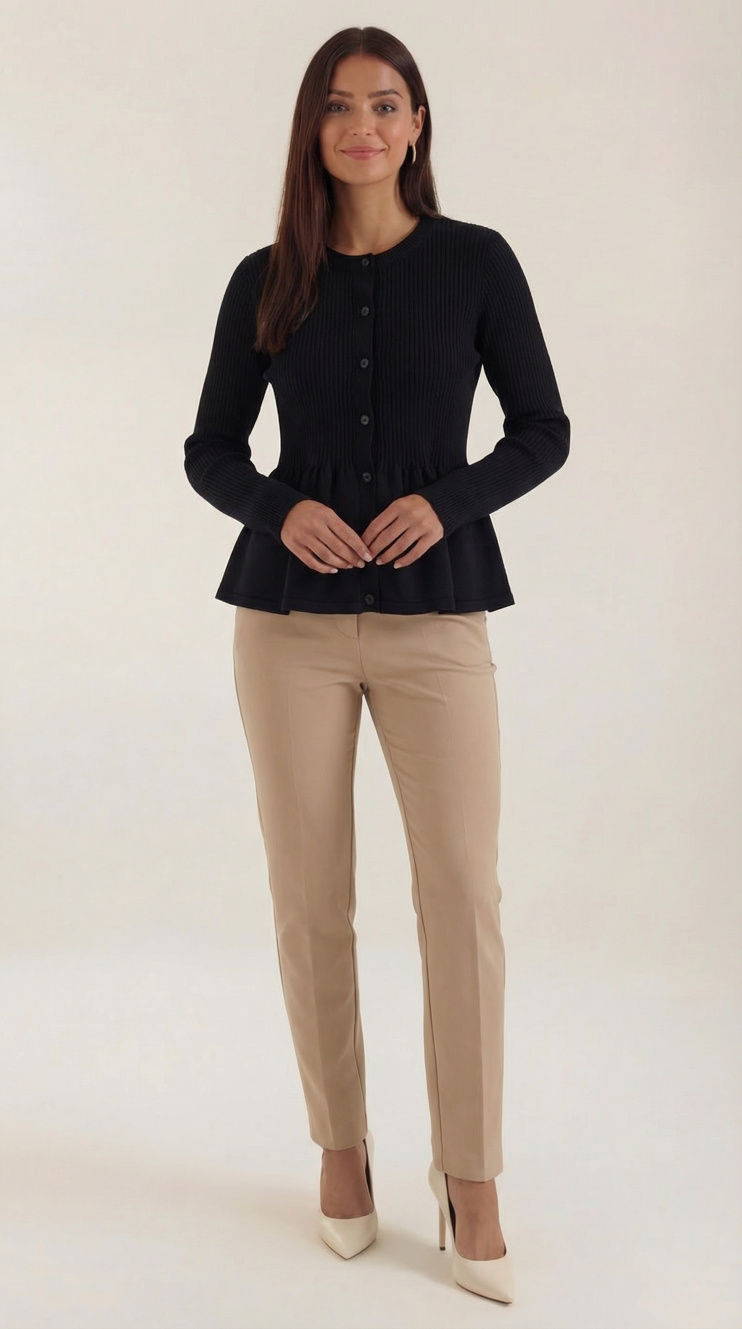 Damen Cardigan mit Schößchen und Knöpfen - BerlinGlamour
