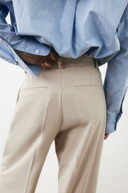 Weite Damenhose mit Bundfalten und geradem Schnitt → Damenhose Weit Bequem Bundfalten Schnitt
