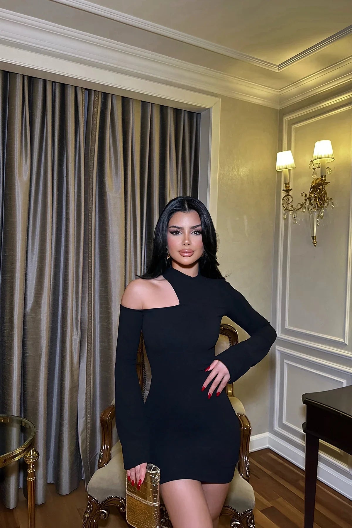 Schwarzes Minikleid One-Shoulder Bodycon mit Asymmetrie - BerlinGlamour
