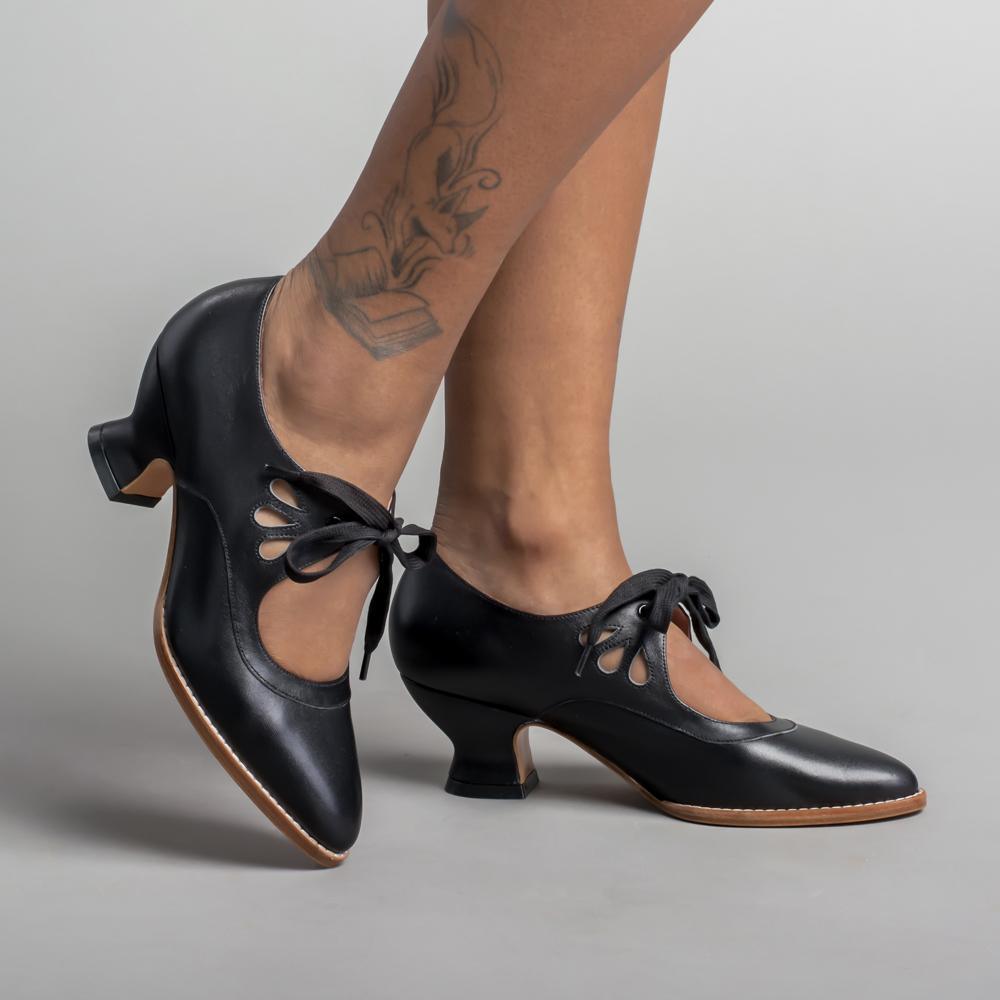 Elegante Orthopädische Schnürschuhe von Wanda
