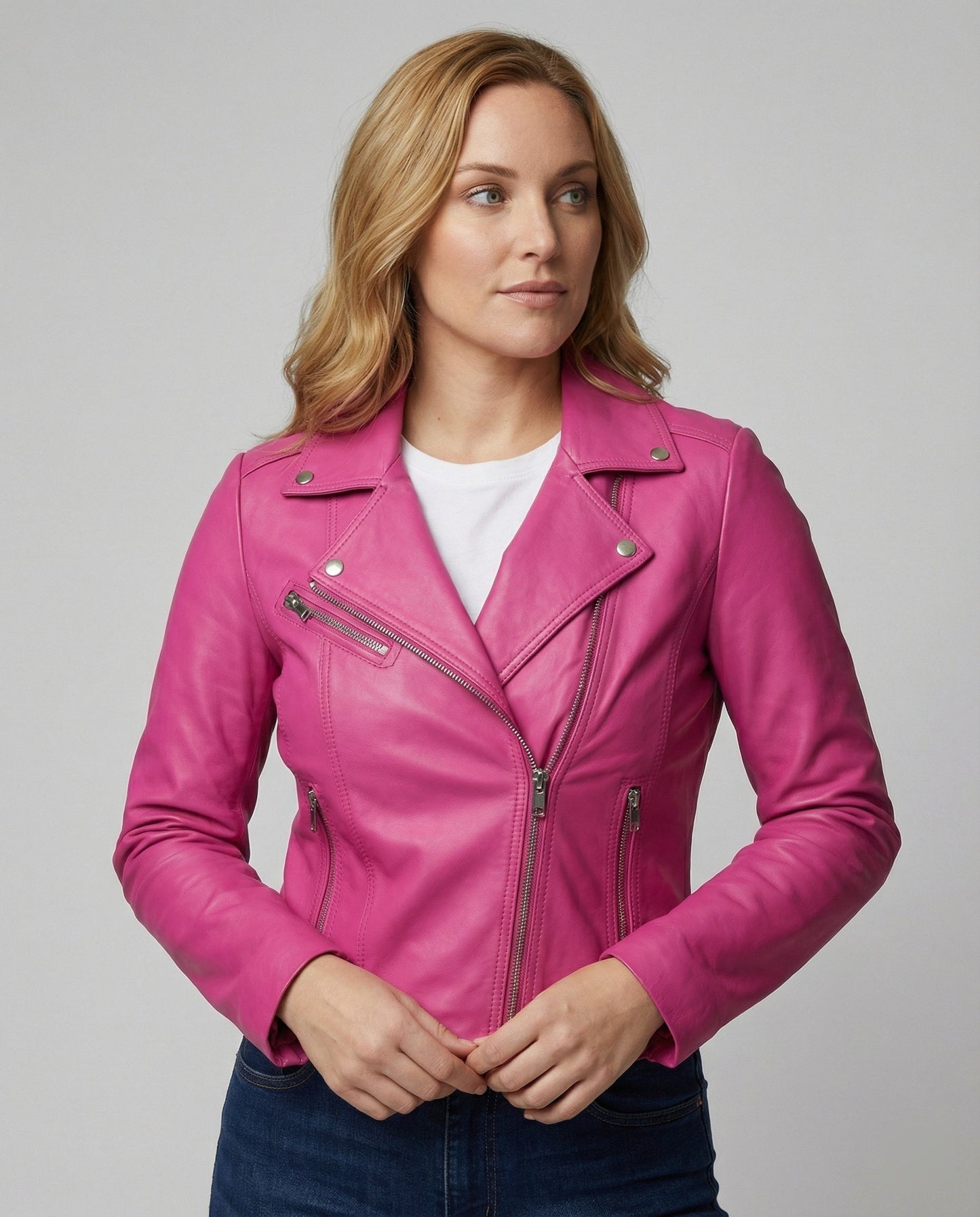 Damen Lederjacke Bikerstil Schwarz mit Nieten - BerlinGlamour