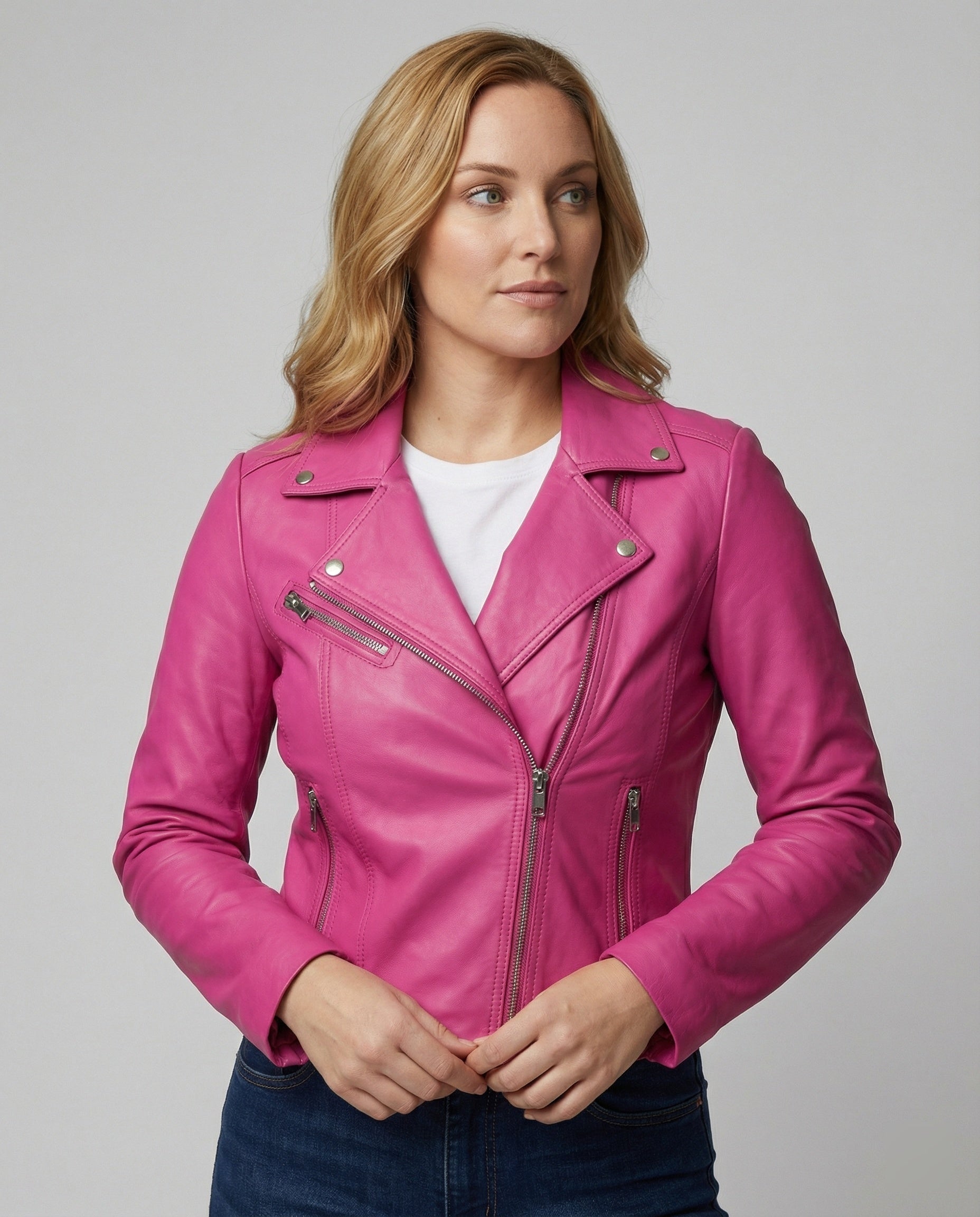 Damen Lederjacke Bikerstil Schwarz mit Nieten - BerlinGlamour