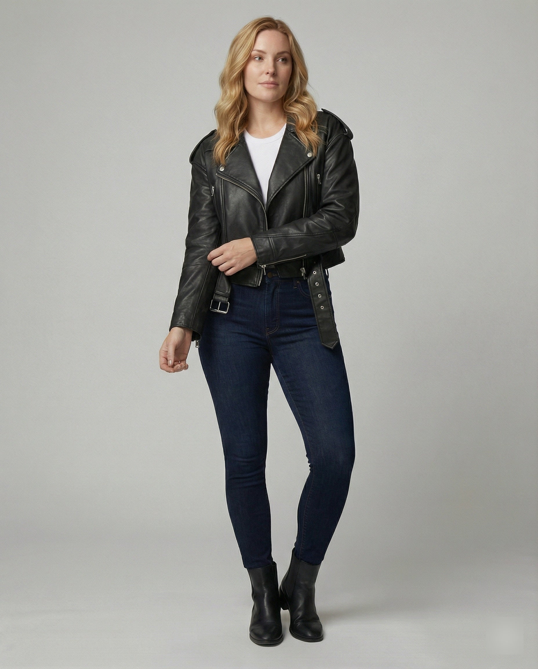 Damen Bikerjacke Leder Optik Tailliert Geschnitten - BerlinGlamour