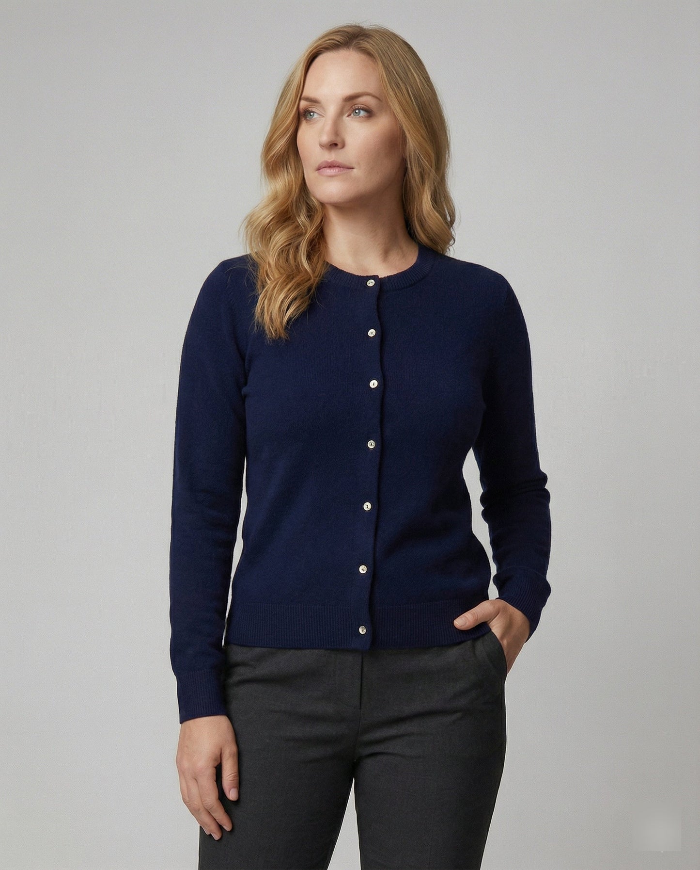 Damen Cardigan Weich Feinstrick Mit Knöpfen Elegант - BerlinGlamour