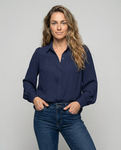 Elegante Damenbluse mit Volumenärmeln und Rüschen