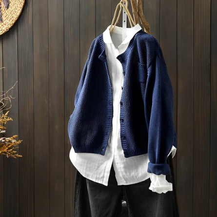Emil: Weiche Strickjacke aus Pullover