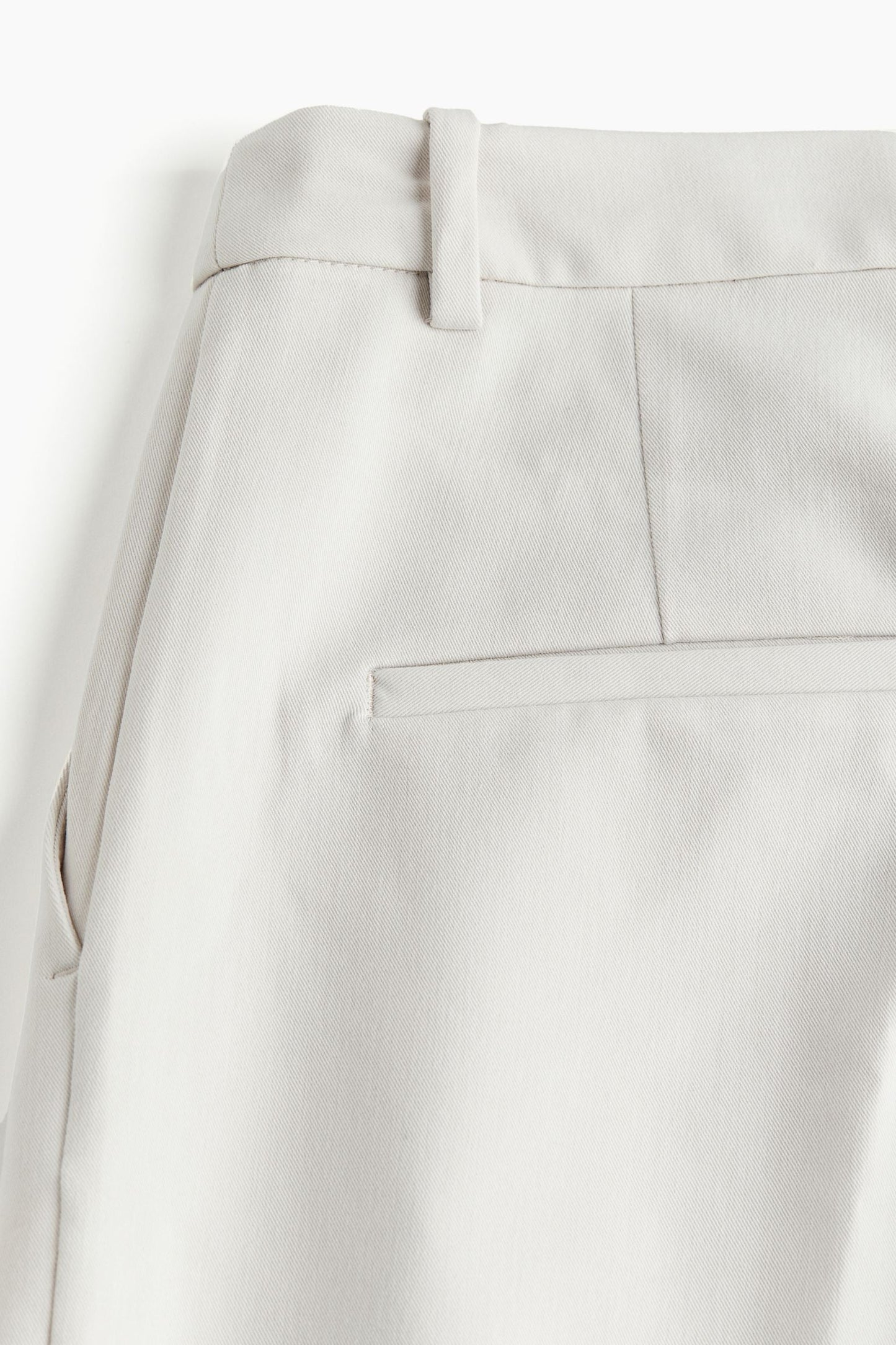 Weite Damenhose mit Bundfalten und geradem Schnitt → Damenhose Weit Bequem Bundfalten Schnitt